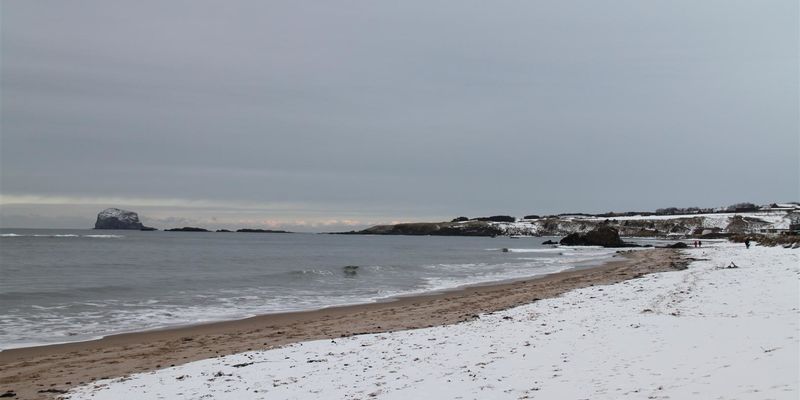 Snow in North Berwick image